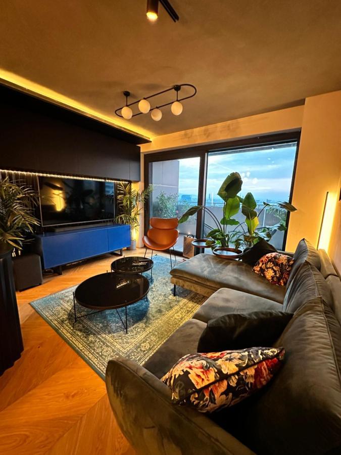 Skyline Elegance With Free Parking Apartment Bratislava Exterior photo